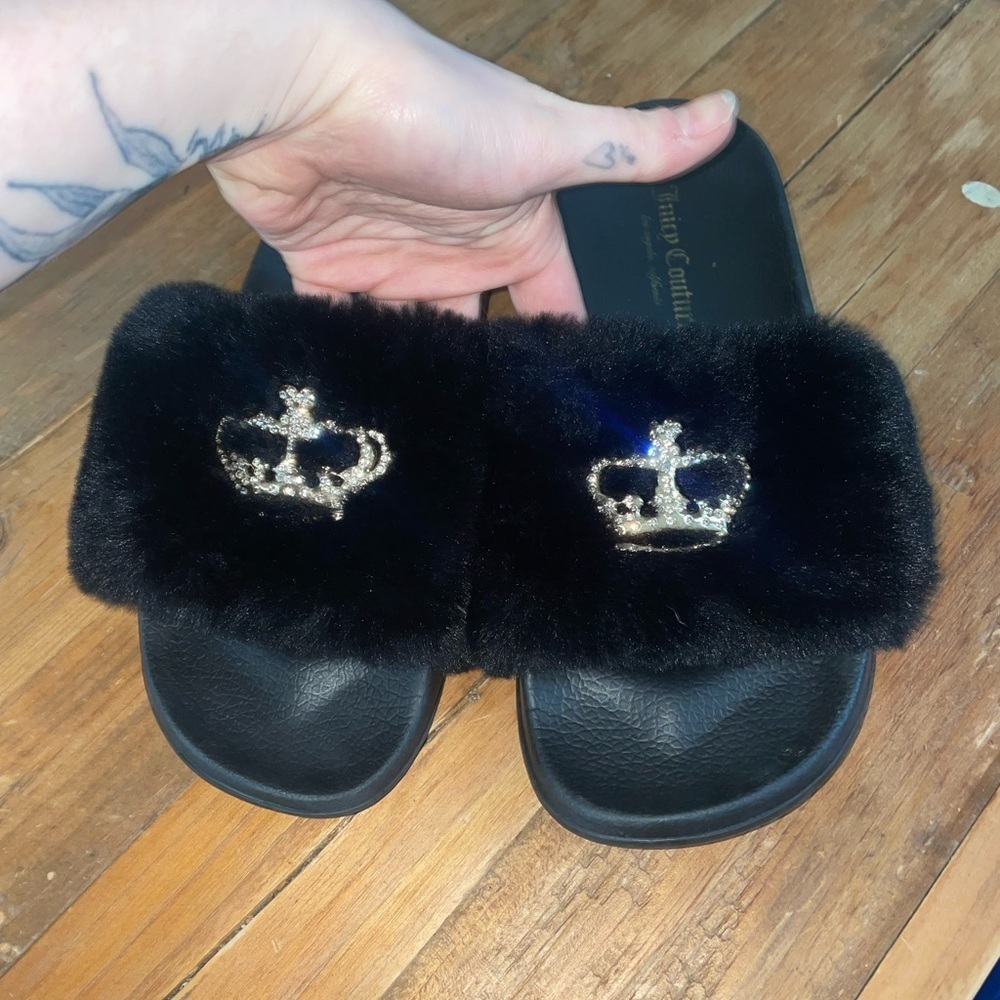 Juicy Couture Plush Black Faux Fur Diamond Crown Slides Y2K Slippers Cute Trendy - Picture 5 of 8